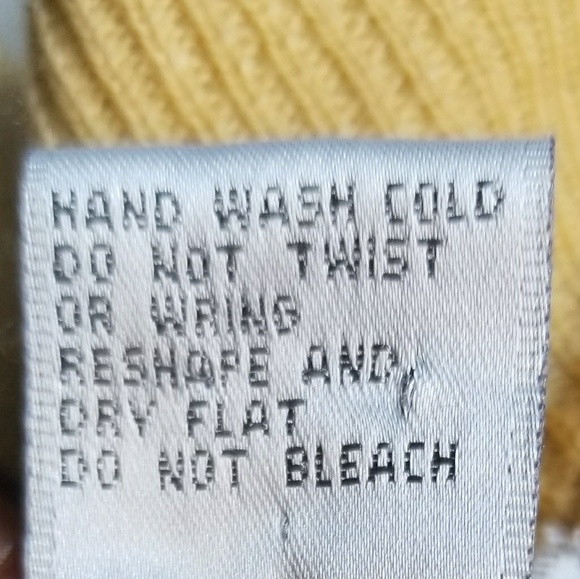 Gold short sleeved keyhole sweater - Picture 5 of 7